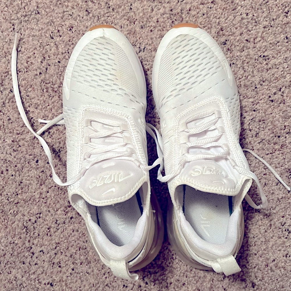 White Nike AirMax, are fresh like new only worn a few times. A must have.